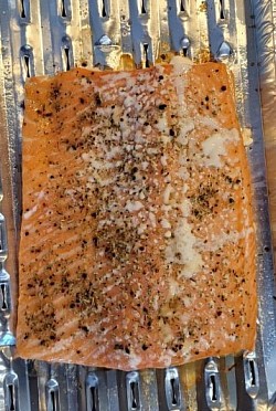Gerookte Zalm op Whiskyvaten hout