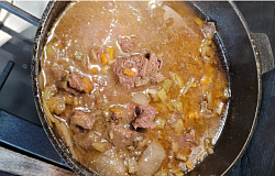 Stoofpot van Black Angus riblappen